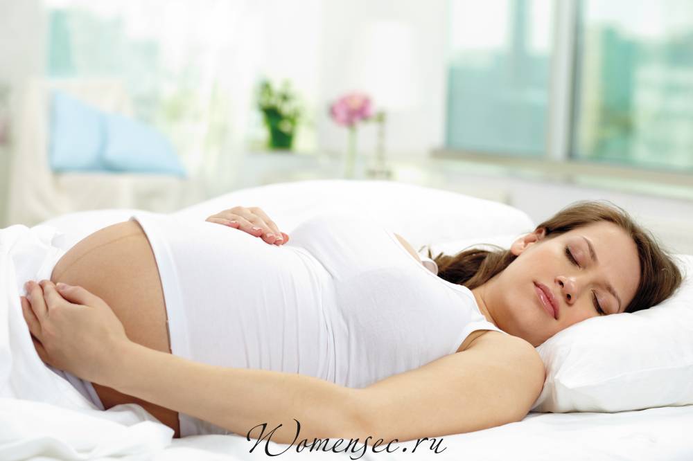 Лежать на животе на ранних сроках беременности
